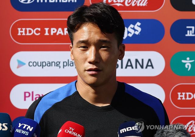 인터뷰하는 이태석