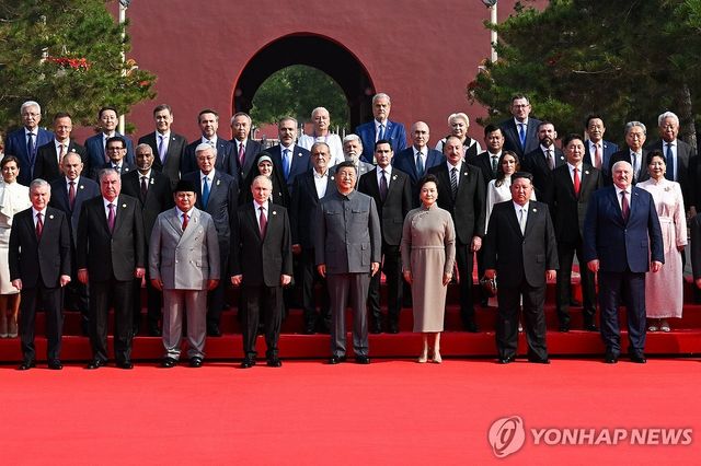 북중러 정상, 기념사진 촬영도 나란히
