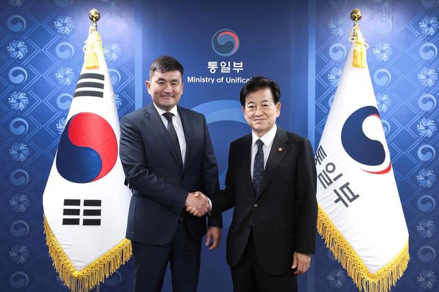 정동영 통일부 장관, 주한 몽골 대사 접견