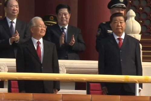 중국 전승절 80주년 열병식 참석한 원자바오 전 총리(왼쪽)