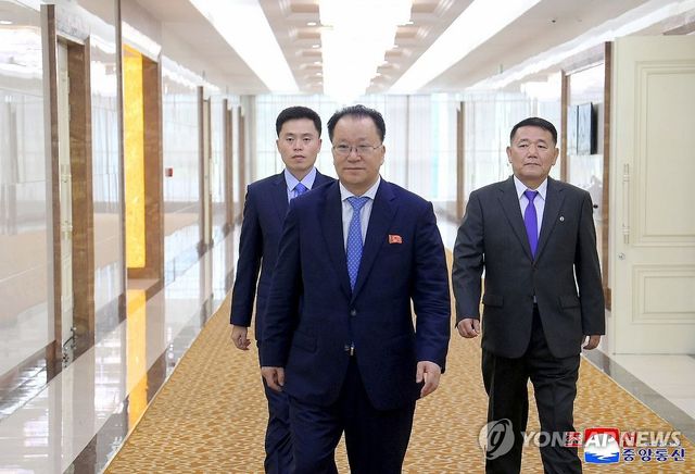 김선경 북한 외무성 부상 유엔총회 참석차 평양 출발