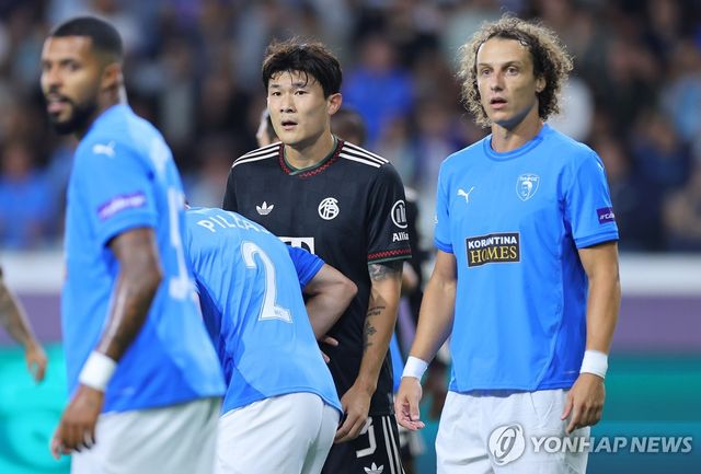 파포스과의 경기에 출전한 김민재