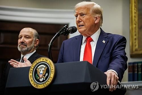 도널드 트럼프 미국 대통령과 하워드 러트닉 상무장관