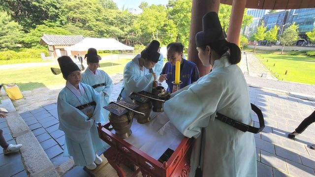 제향 제관 체험 모습 