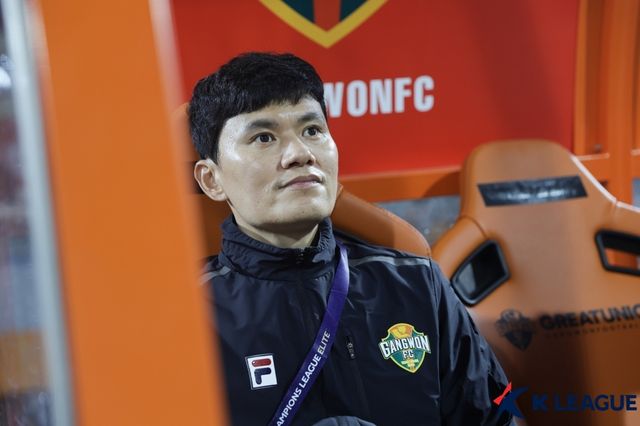 강원FC 정경호 감독.