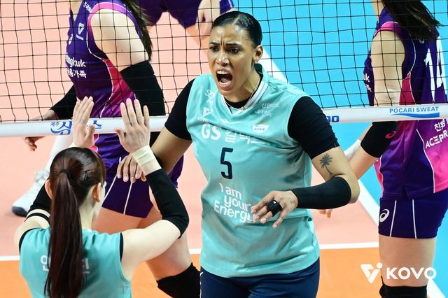 GS칼텍스의 외국인 거포 실바(5번)