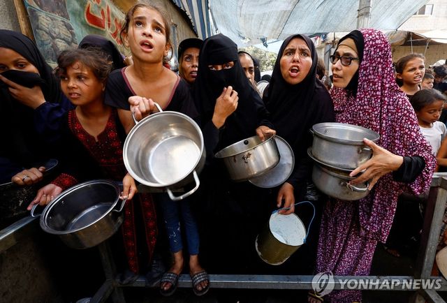 가자지구의 구호식품 배급 현장