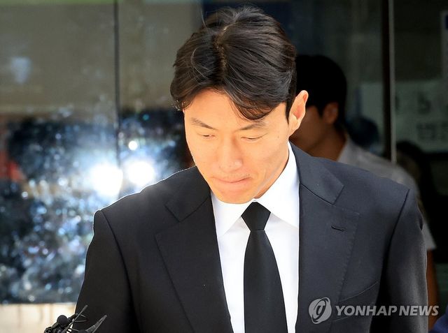 2심도 징역형 집행유예 선고 받은 황의조