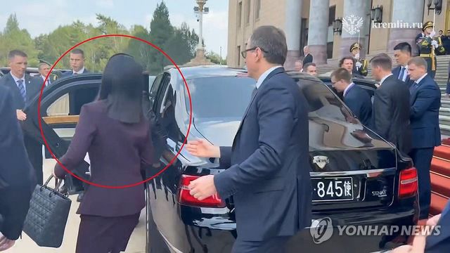 김여정, 김정은-푸틴과 한 차량에 탑승