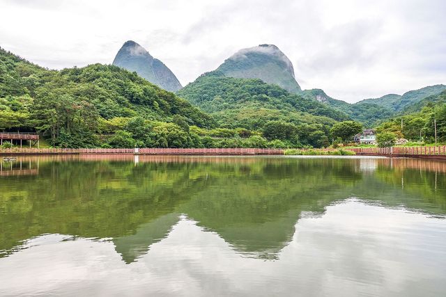 사양제에서 바라본 마이산 [사진/백승렬 기자]