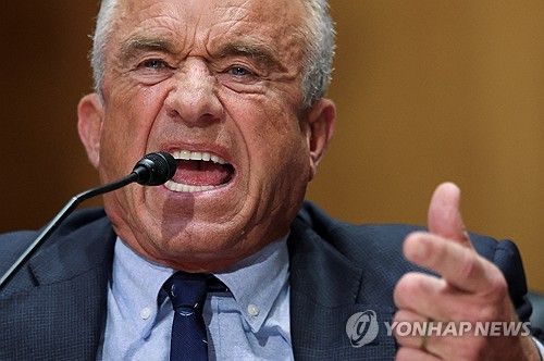 상원 청문회 출석한 케네디 장관 