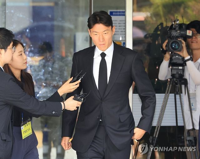 '불법 촬영' 황의조 2심도 징역형 집행유예