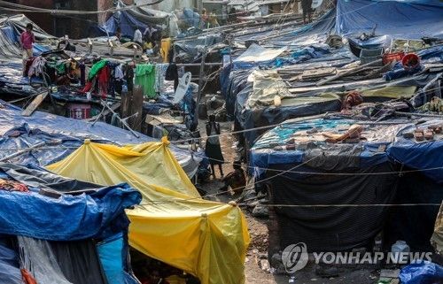 뉴델리의 빈민촌. 기사와 관련 없으나 기사의 이해를 돕기 위한 사진