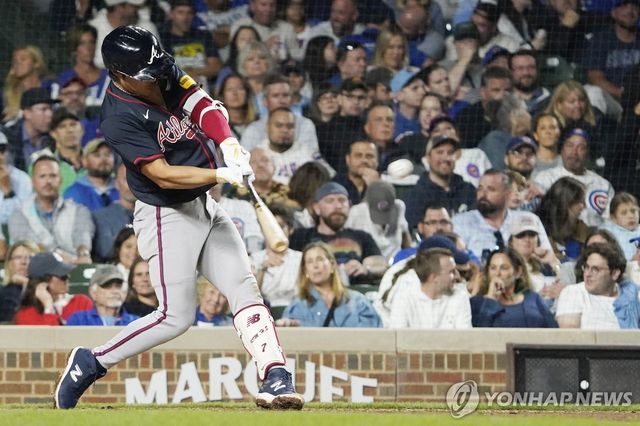 김하성의 힘찬 홈런 스윙