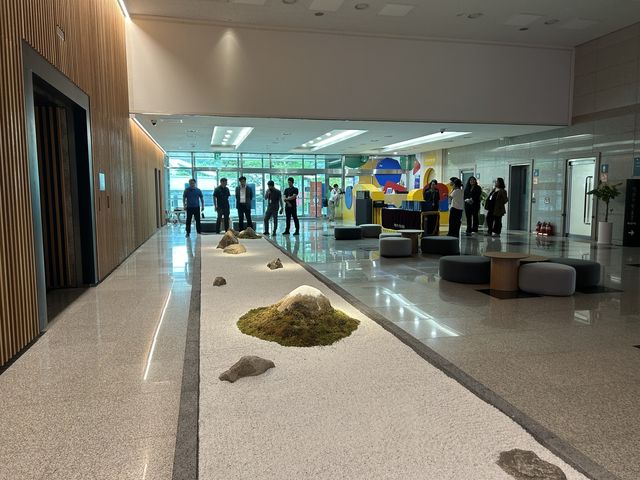 후지산을 형상화한 조형 공간 