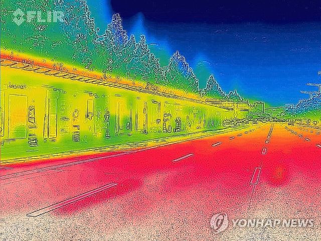 달아오른 광주 도심 도로