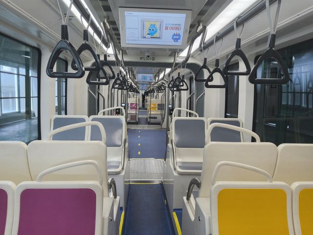 위례선 트램 내부