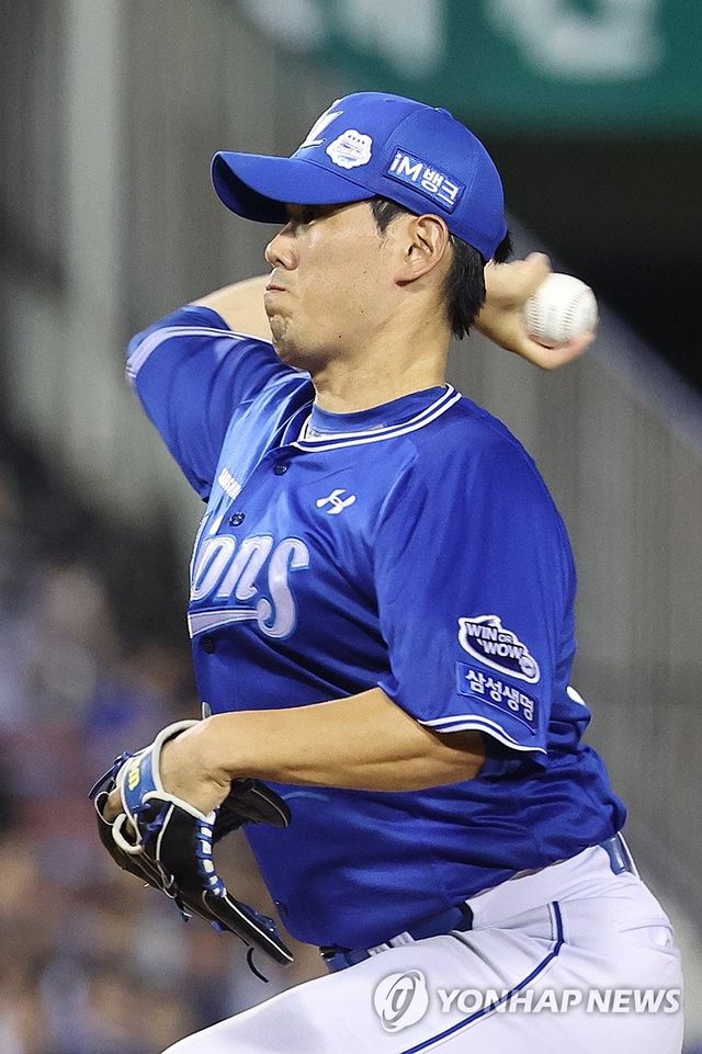 역투하는 김재윤