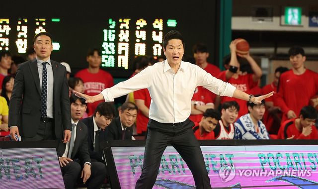 SK 전희철 감독 작전 지시