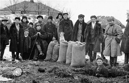 땅속에서 곡물을 찾아낸 징발단