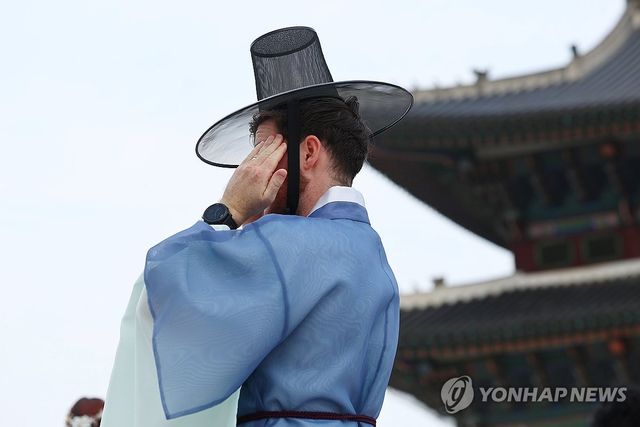 '더워도 멋있으니까'