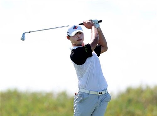 배용준의 아이언 샷.