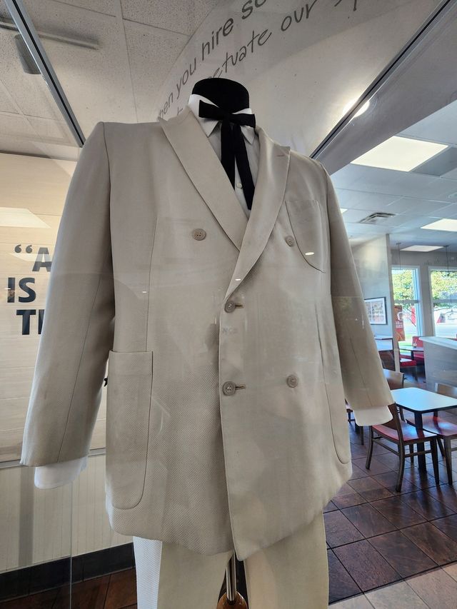 매장 내에 전시된 샌더스 대령이 입던 옷 [사진/성연재 기자] 