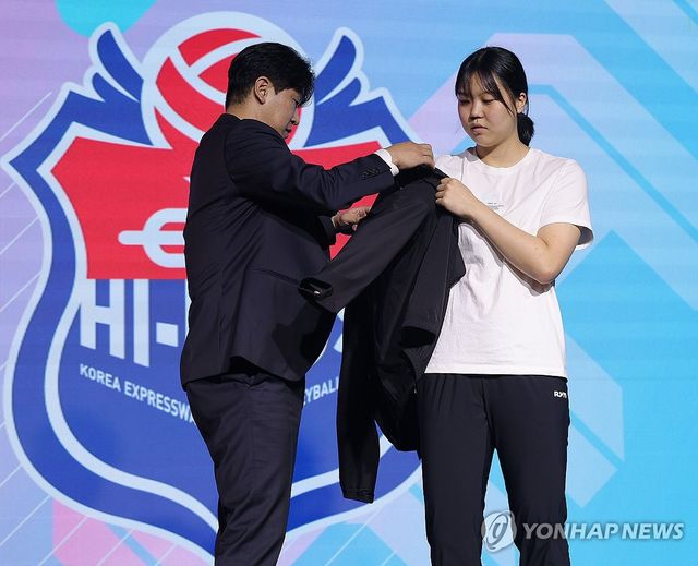 한국도로공사 유니폼 입는 이지윤