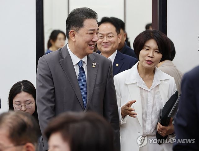 김병기 원내대표와 한정애 정책위의장