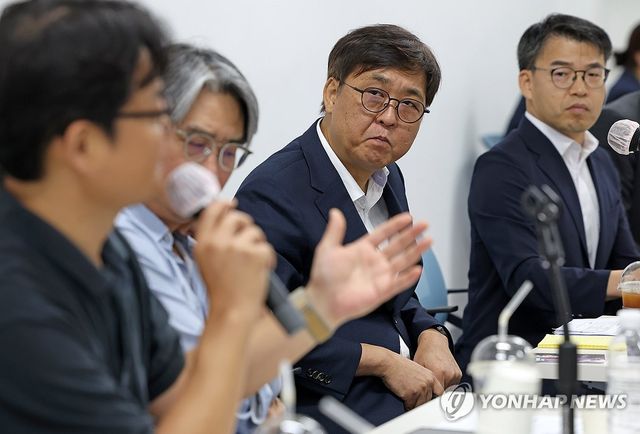 최휘영 장관, 영화계 소통 간담회 진행