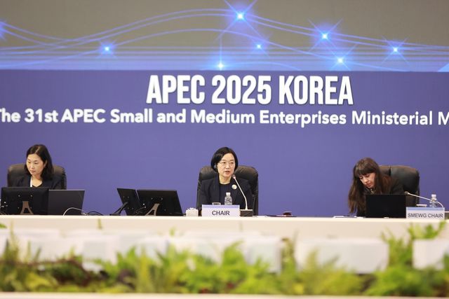 APEC 중소기업 장관회의서 모두 발언하는 한성숙 중기부 장관