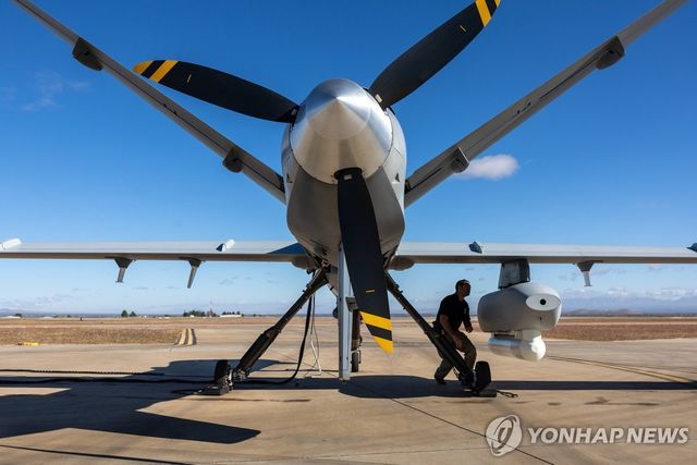 국경 감시를 위한 카메라가 장착된 미국의 MQ-9 드론