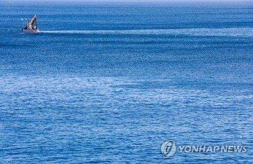 영덕 블루로드에서 촬영한 영덕의 푸른 바다. 