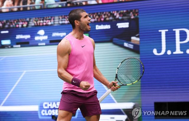 결승 진출 확정하자 포효하는 알카라스