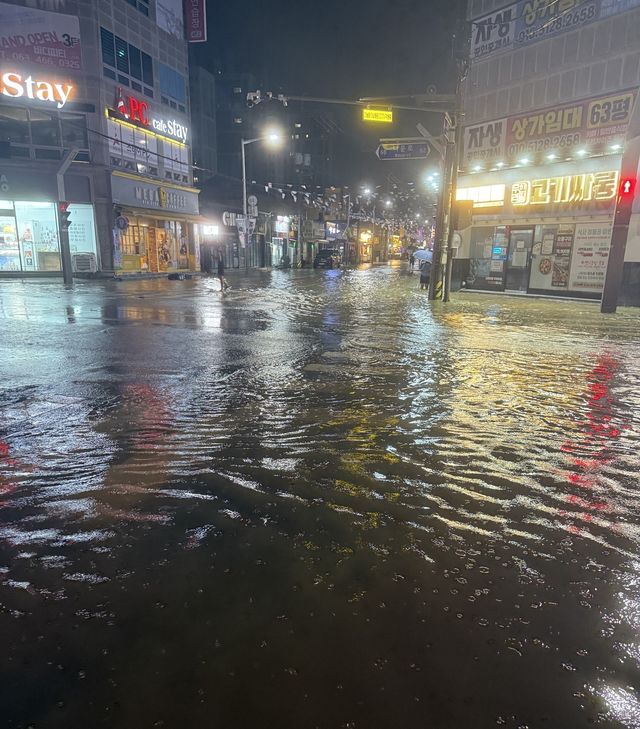 침수된 군산 나운동 상가