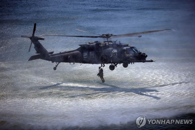 훈련중인 미 해군 특수부대