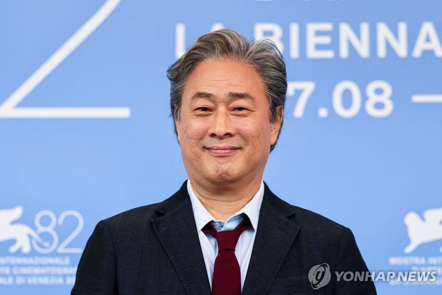 영화 '어쩔수가없다'의 감독 박찬욱