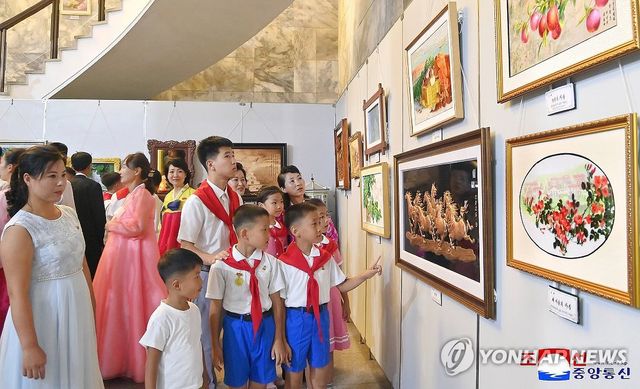 북한, 정권 수립 77주년 전국조각·공예축전 개막