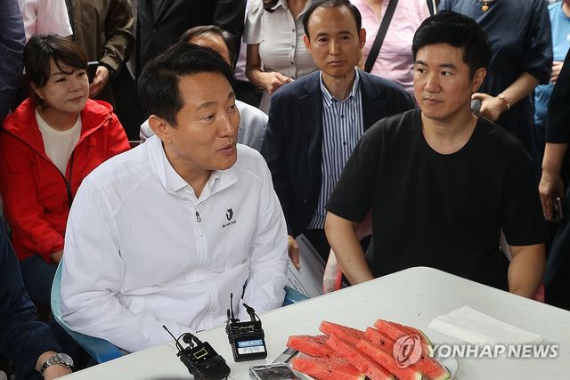 자양4동 재개발 지역 주민들 만난 오세훈 시장