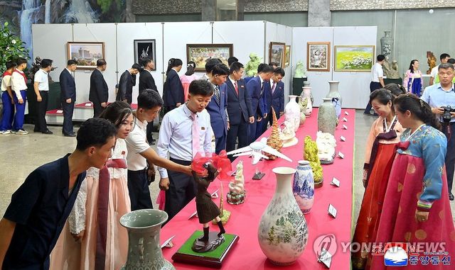 북한, 정권 수립 77주년 전국조각·공예축전 개막