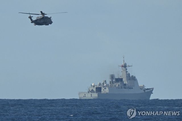 필리핀·호주·캐나다 해군의 남중국해 합동훈련