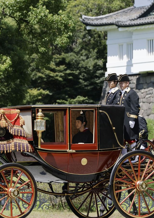 日 '왕위 서열 2위' 성년식…왕실서 40년 만에 행사