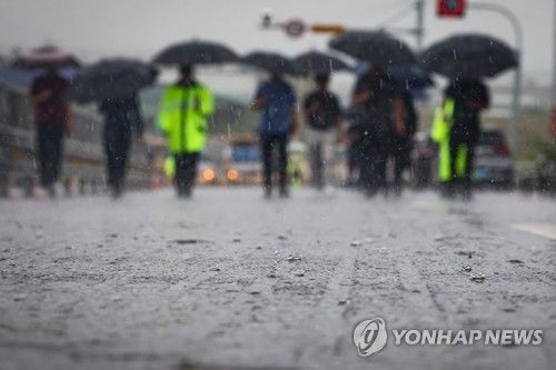 비 내리는 거리