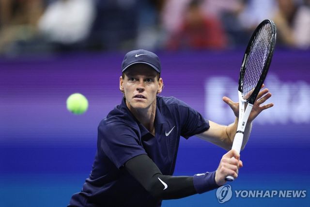 리턴하는 신네르