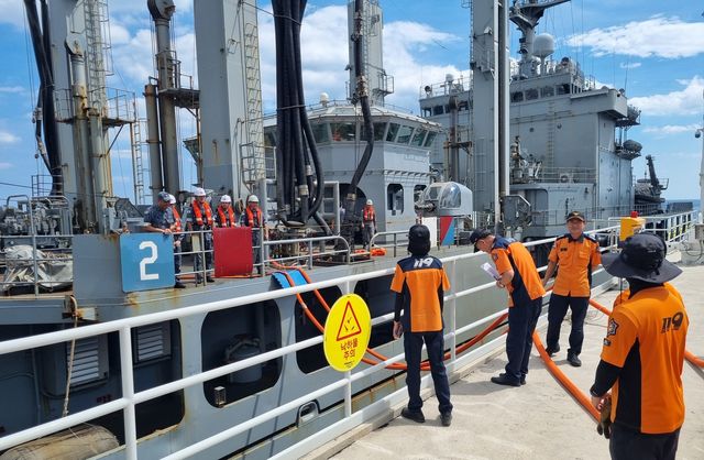 급수 지원 동참에 감사 인사하는 이영팔 소방청 차장