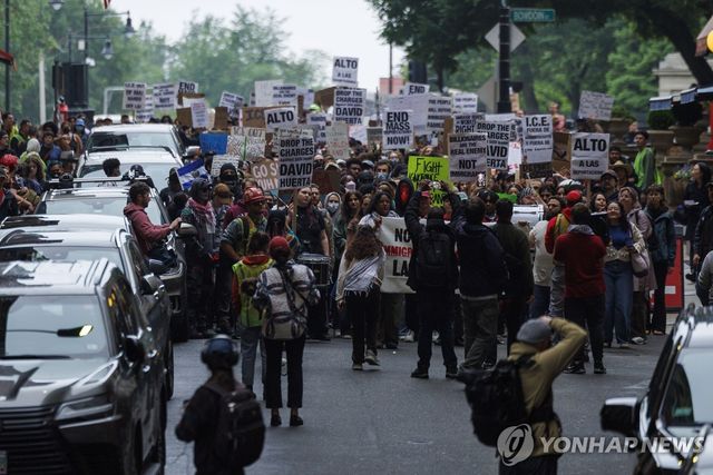 이민자 단속에 항의하는 보스턴 시민들