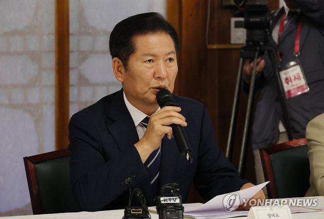 고위당정협의회서 발언하는 정청래 대표