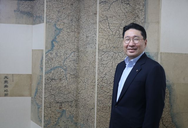 '대동여지도' 앞에 선 이상현 태인 대표