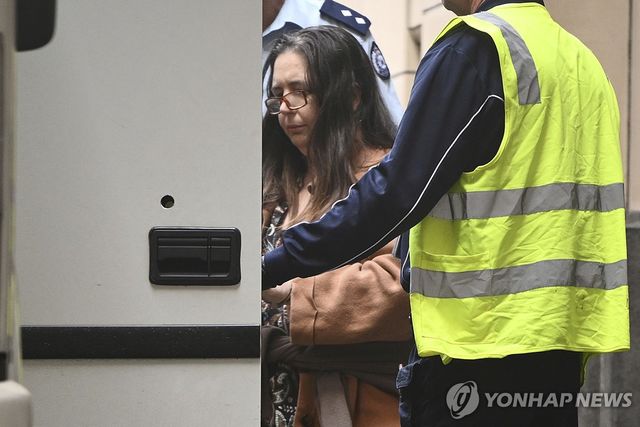 독버섯으로 시부모 등 3명 살해한 호주 여성 종신형