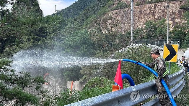 군 물탱크 투입해 강릉 지원